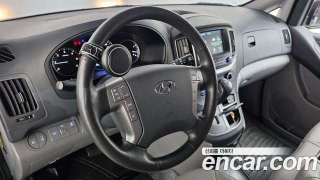 Hyundai Starex 2021 — photo 19