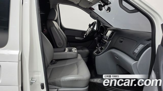 Hyundai Starex 2021 — photo 16