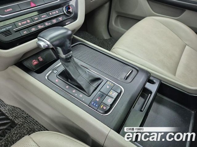 Kia Canival 2017 — photo 8