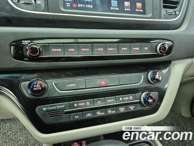 Kia Canival 2017 — photo 10