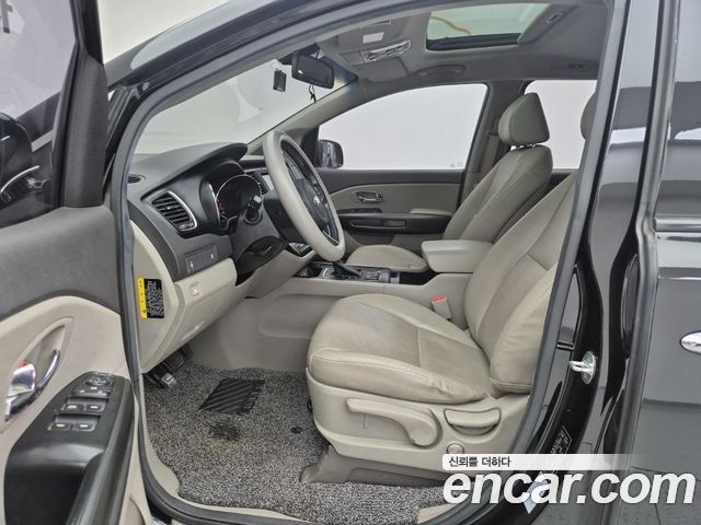 Kia Canival 2017 — photo 11