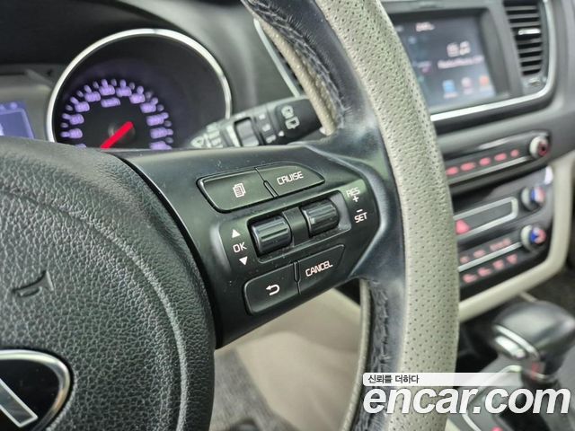 Kia Canival 2017 — photo 16