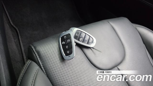 Hyundai Santafe 2023 — photo 18