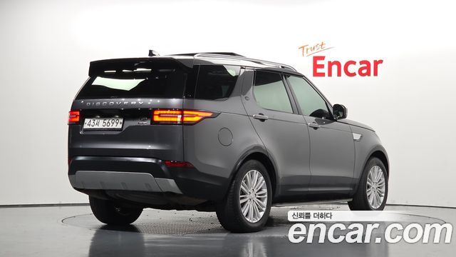 Land Rover Discovery 2017 — photo 2