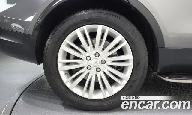 Land Rover Discovery 2017 — photo 5