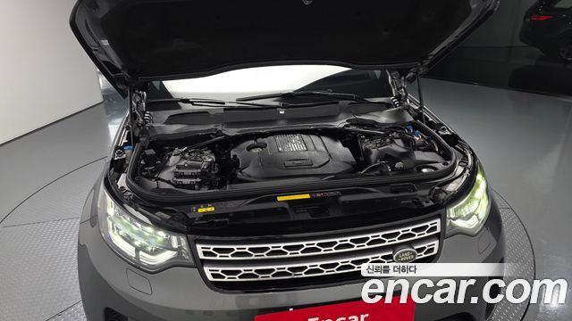 Land Rover Discovery 2017 — photo 6