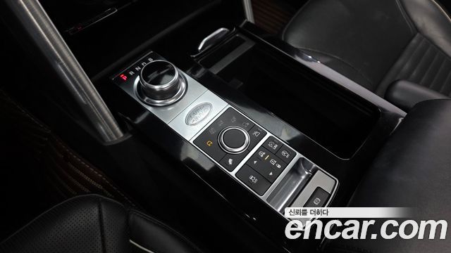 Land Rover Discovery 2017 — photo 12