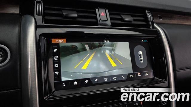 Land Rover Discovery 2017 — photo 21