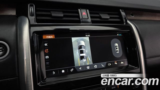 Land Rover Discovery 2017 — photo 22