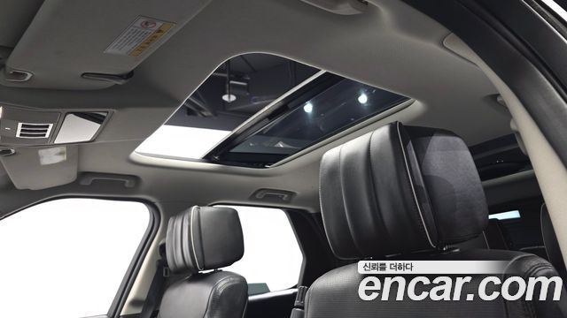 Land Rover Discovery 2017 — photo 26