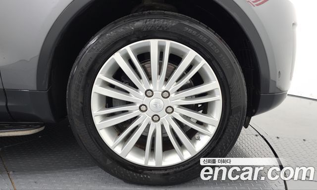 Land Rover Discovery 2017 — photo 7