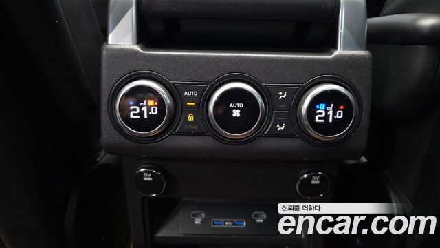 Land Rover Discovery 2017 — photo 31