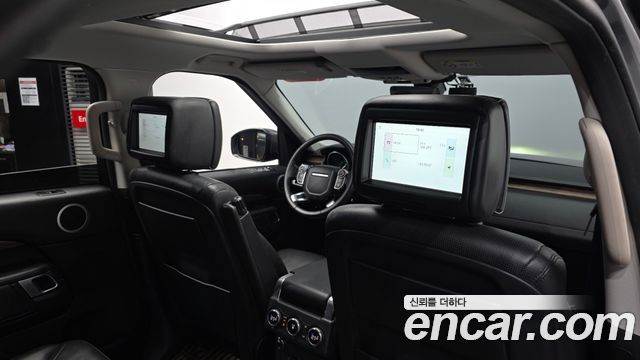 Land Rover Discovery 2017 — photo 32