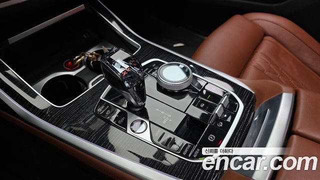 BMW X7 2021 — photo 11