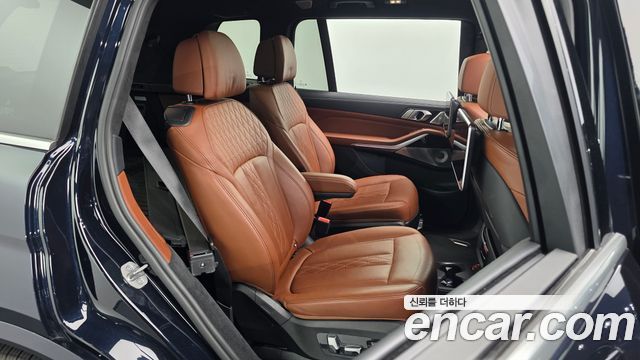 BMW X7 2021 — photo 16