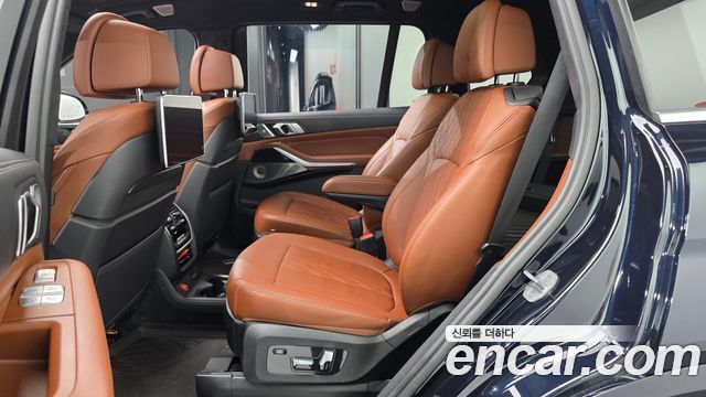 BMW X7 2021 — photo 17