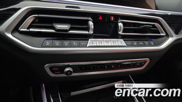 BMW X7 2021 — photo 25