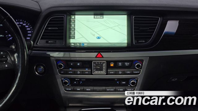 Genesis G80 2018 — photo 23