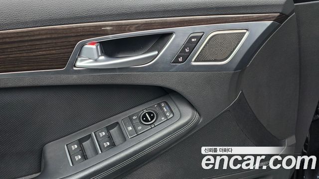 Genesis G80 2018 — photo 25