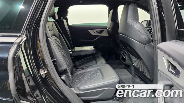 Audi Q7 2023 — photo 18