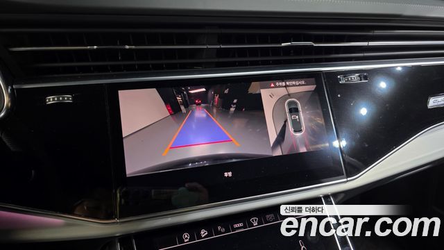 Audi Q7 2023 — photo 21