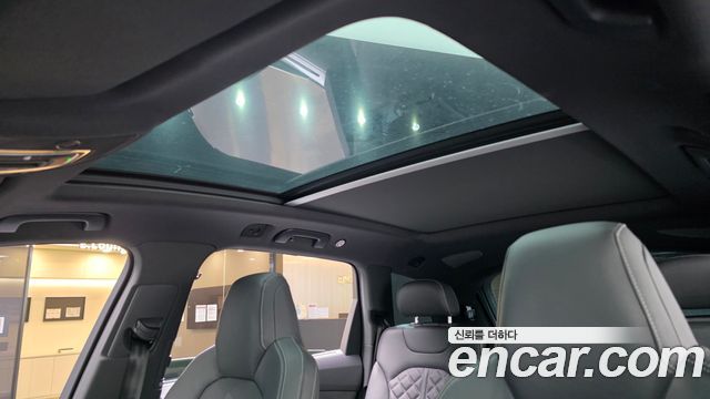Audi Q7 2023 — photo 24