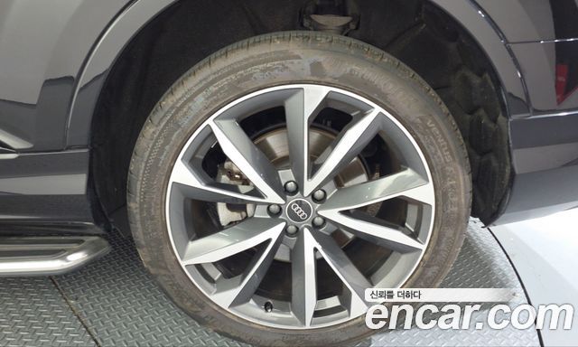 Audi Q7 2023 — photo 7