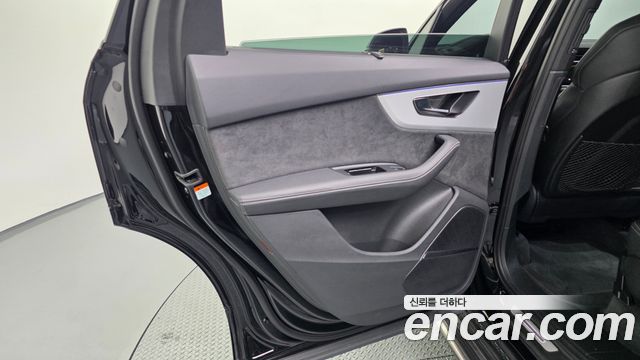 Audi Q7 2023 — photo 15