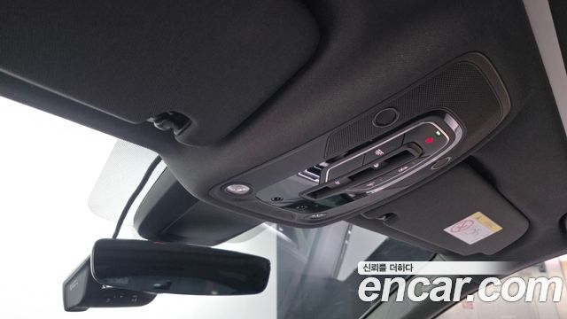 Audi Q7 2023 — photo 29