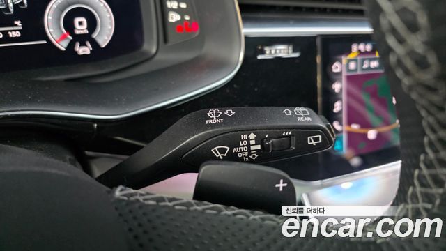 Audi Q7 2023 — photo 37