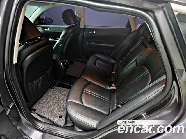Kia K5 2018 — photo 10