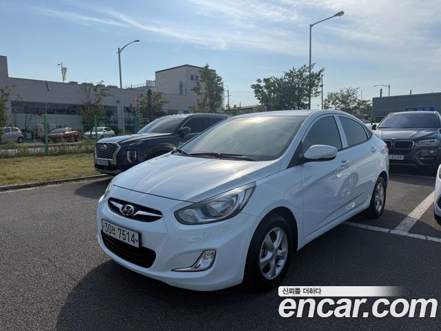 Hyundai Accent 2014 — photo 2