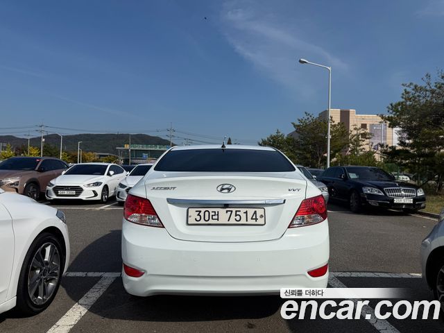 Hyundai Accent 2014 — photo 4