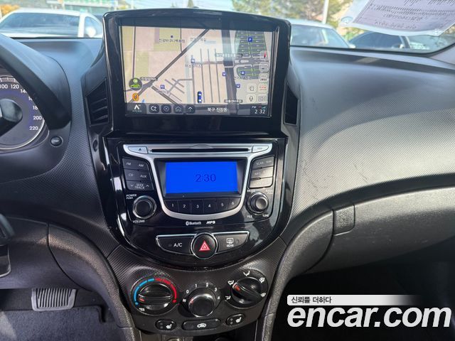 Hyundai Accent 2014 — photo 8
