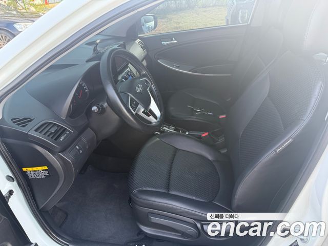 Hyundai Accent 2014 — photo 11