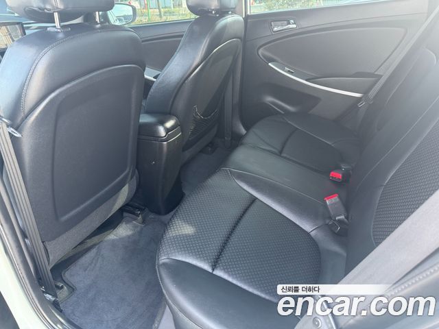 Hyundai Accent 2014 — photo 12