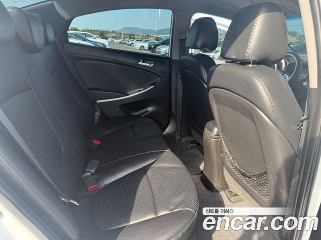 Hyundai Accent 2014 — photo 13