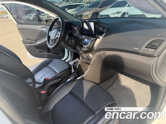 Hyundai Accent 2014 — photo 14