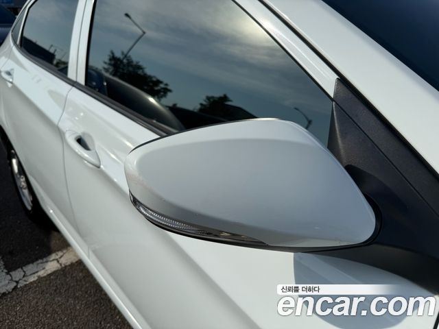 Hyundai Accent 2014 — photo 19