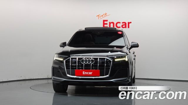 Audi Q7 2021 — photo 3