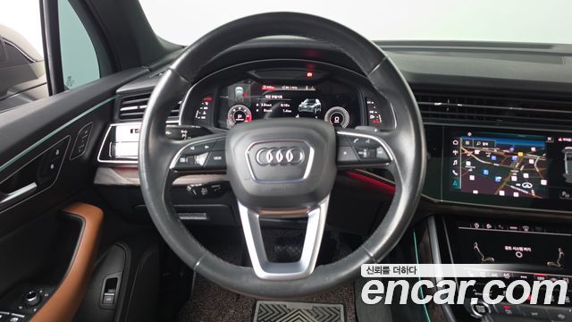 Audi Q7 2021 — photo 19