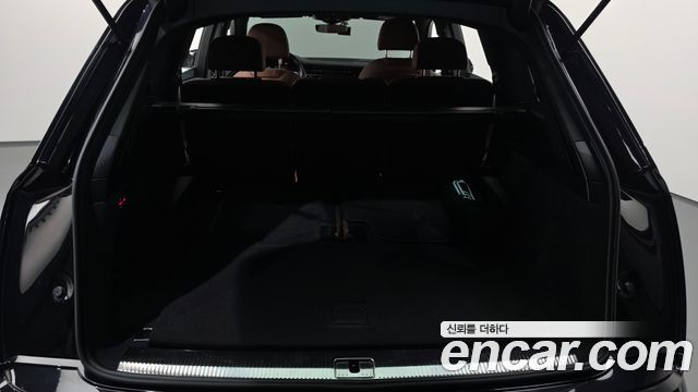 Audi Q7 2021 — photo 23