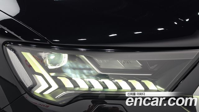 Audi Q7 2021 — photo 8
