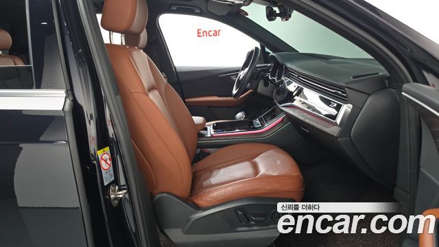 Audi Q7 2021 — photo 16