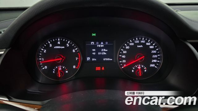 Kia K7 2016 — photo 11