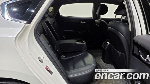 Kia K7 2016 — photo 18