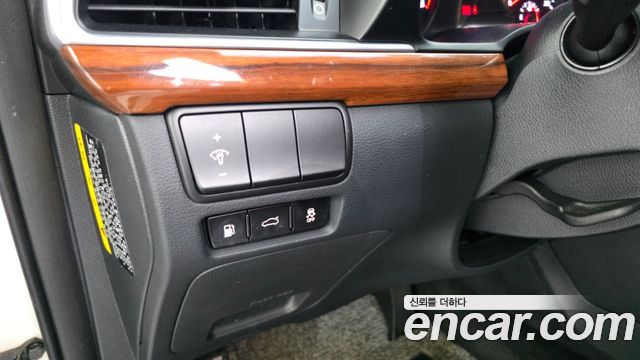 Kia K7 2016 — photo 23