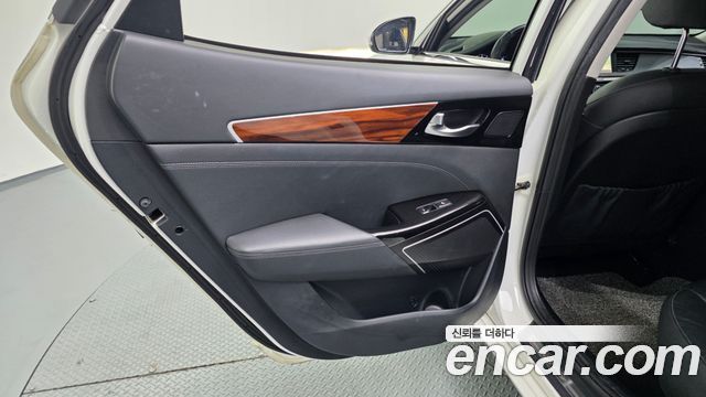 Kia K7 2016 — photo 15