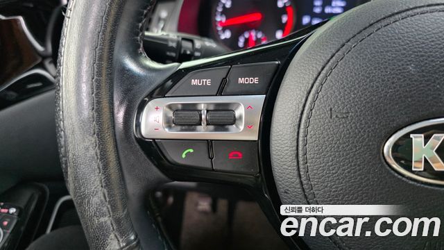 Kia K7 2016 — photo 27