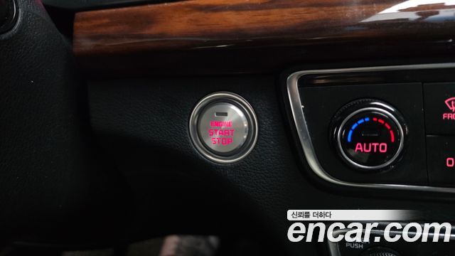 Kia K7 2016 — photo 30